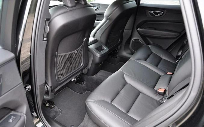 Volvo XC 60 cena 139898 przebieg: 143000, rok produkcji 2019 z Orzesze małe 781